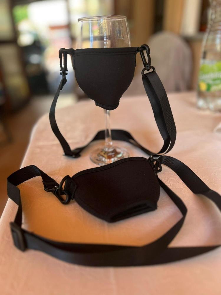 Borospohár tartó fekete #2